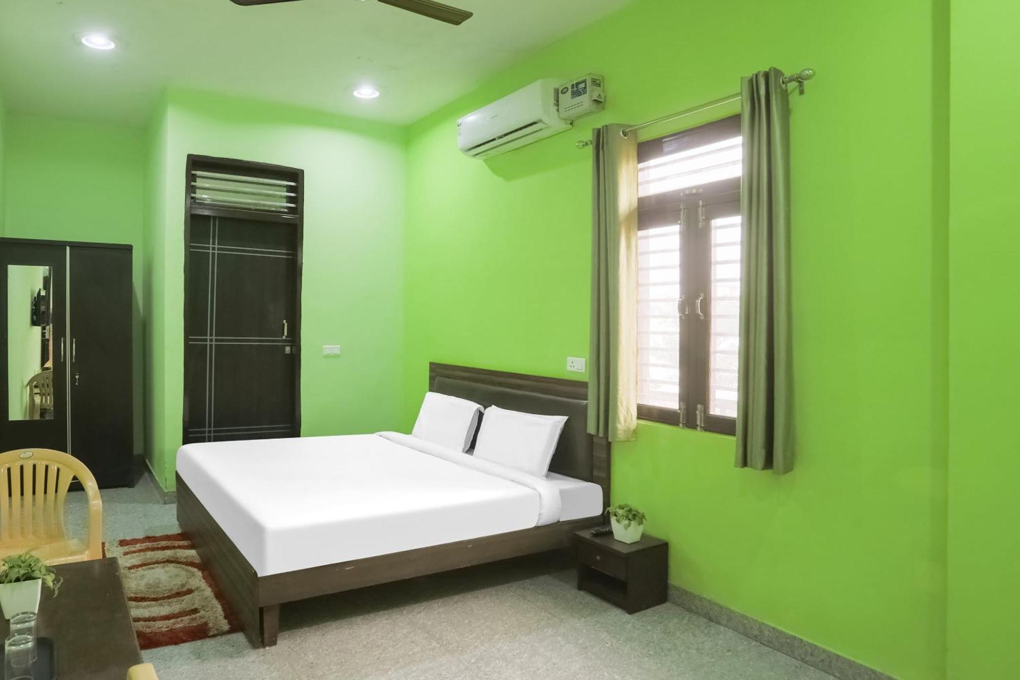 Capital O A-One Hotel Manesar Bagian luar foto