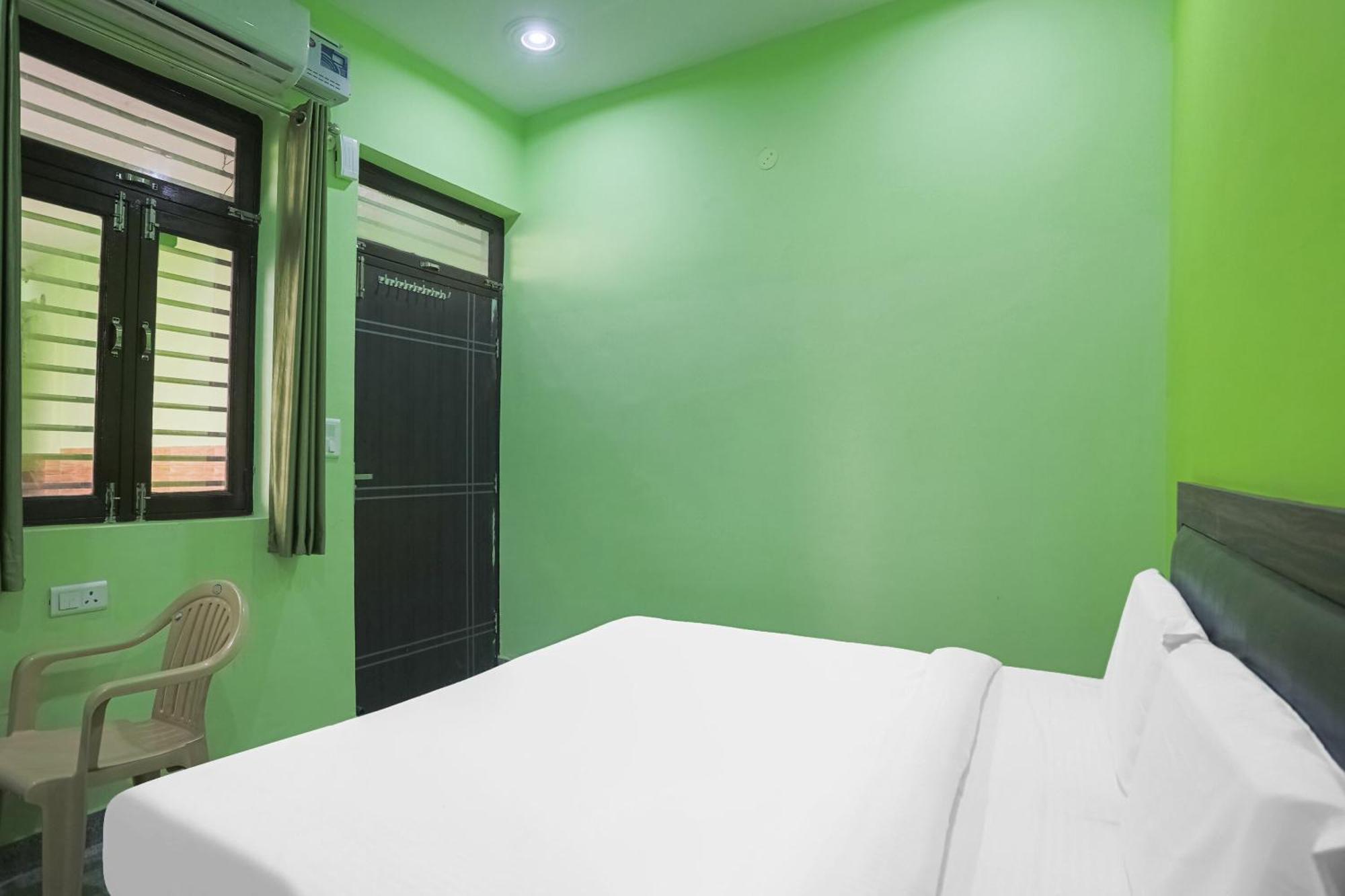 Capital O A-One Hotel Manesar Bagian luar foto