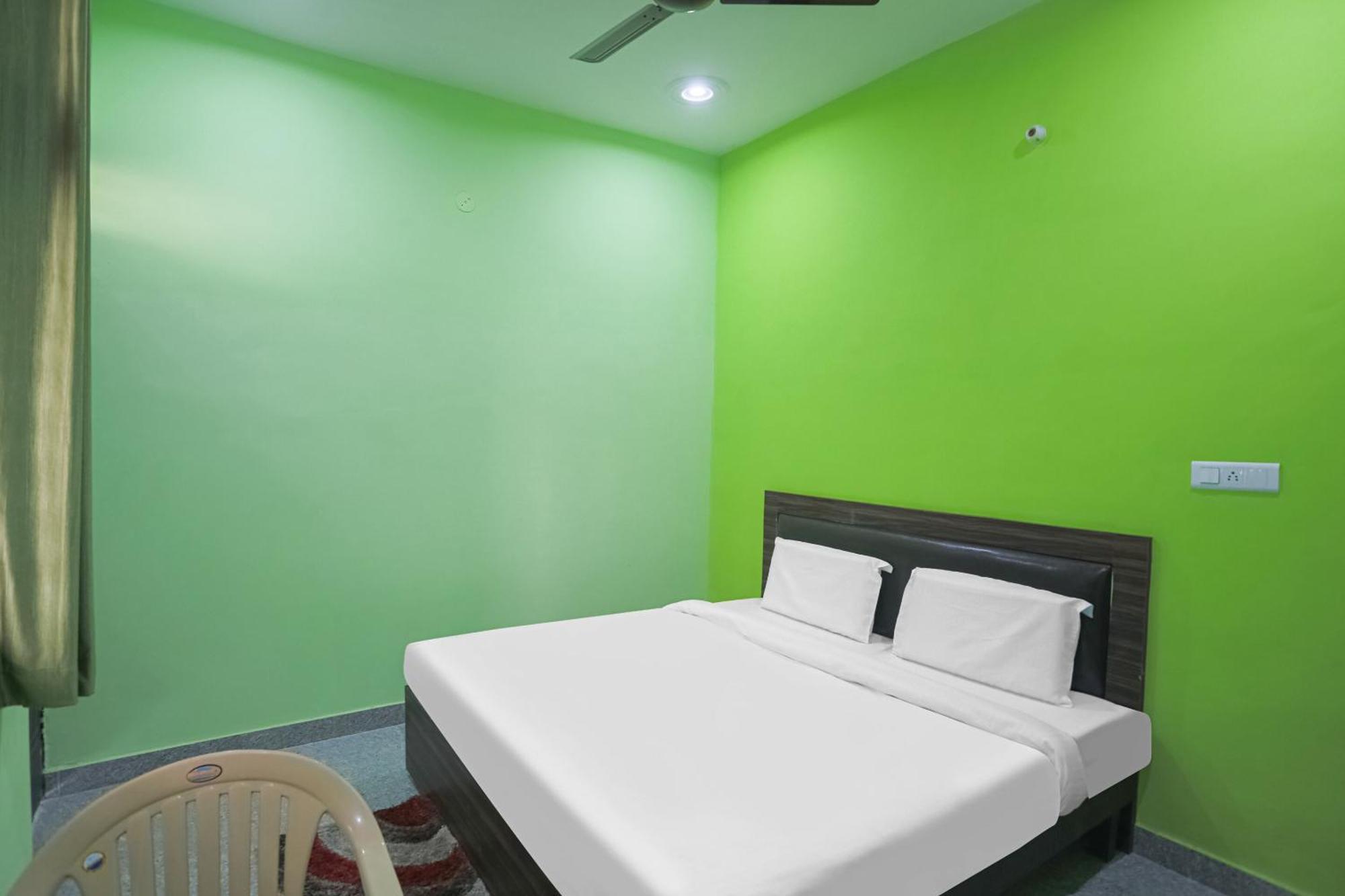 Capital O A-One Hotel Manesar Bagian luar foto